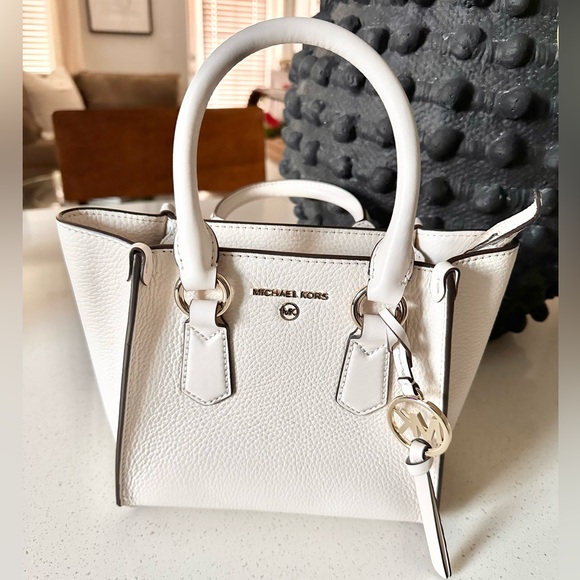 NWOT. Michael Kors Small Kris pebbled crossbody satchel. - Picture 4 of 10